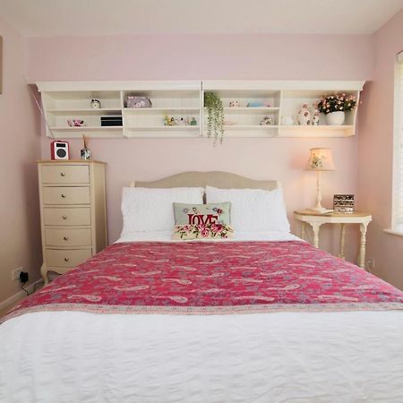 Aston Henry James Stunning One Bedroom Apartment In Royal 윈저 외부 사진
