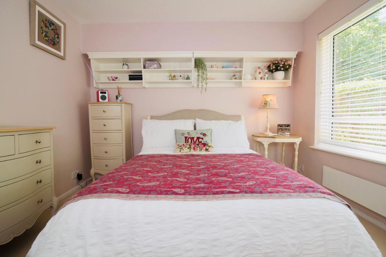 Aston Henry James Stunning One Bedroom Apartment In Royal 윈저 외부 사진
